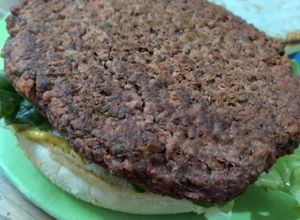 Una foto de Hamburguesa de lentejas, (no es carne)