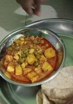 मटर पनीर (matar paneer recipe in Hindi) रेसिपी मुख्य फोटो