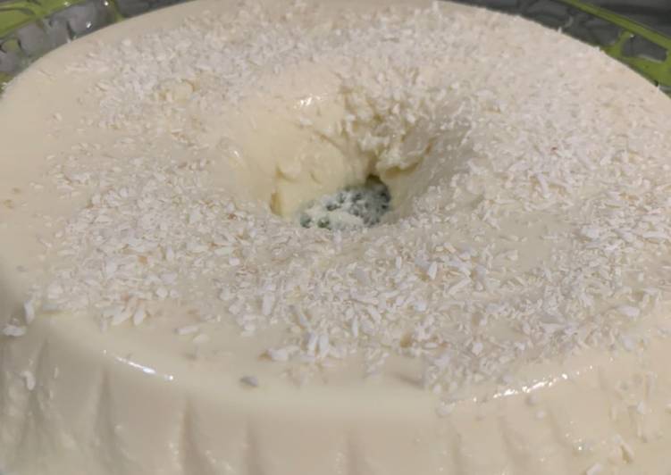 Pudim de leite com coco