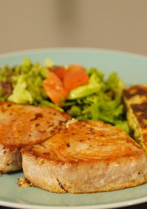 Una foto de Albacora con vegetales!!