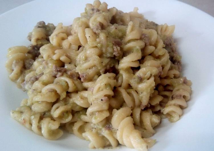 Fusilli con salsa brócoli