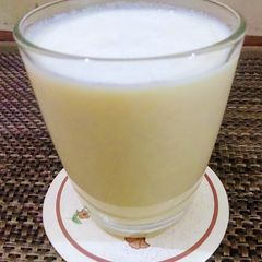 A picture of Apple Milkshake.