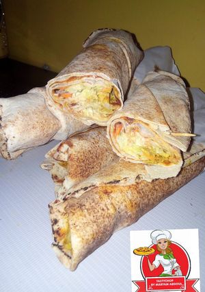 A picture of Chicken shawarma.