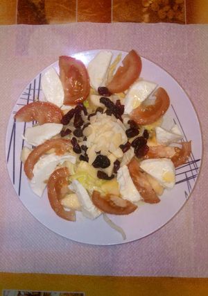 Foto principal de Ensalada de mozzarella y salsa de miel