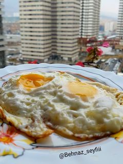 عکسی از دستور نیمرو تهدیگی🥚🍳 (برشته)