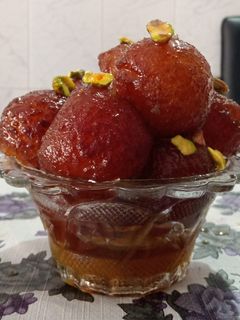 ગુલાબજાંબુ(Gulab jambu Recipe in Gujarati) રેસીપી મુખ્ય ફોટો