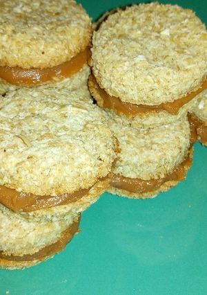Una foto de Alfajorcitos de avena y coco