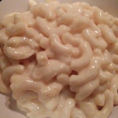 A picture of Mac & cheese.