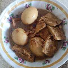 A picture of Semur Telor Tahu Tempe.