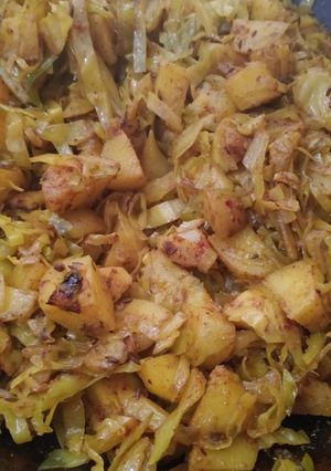 आलू पत्ता गोभी की सब्जी (aloo patta gobi ki sabzi recipe in Hindi) रेसिपी मुख्य फोटो