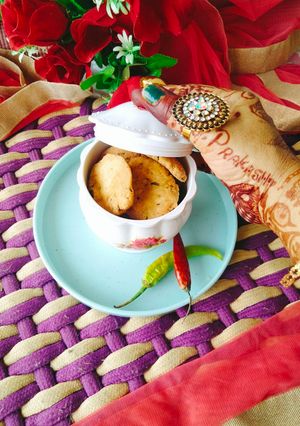 A picture of Kuttu ki Mathri (Buckwheat flour mathri).