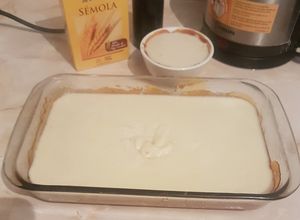 Una foto de Sémola con leche y caramelo