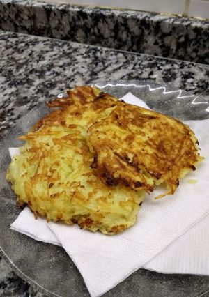 Una foto de Latkes/ croquetas de papa