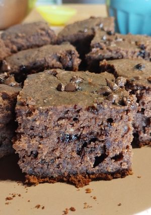 Una foto de Brownies de porotos colorados