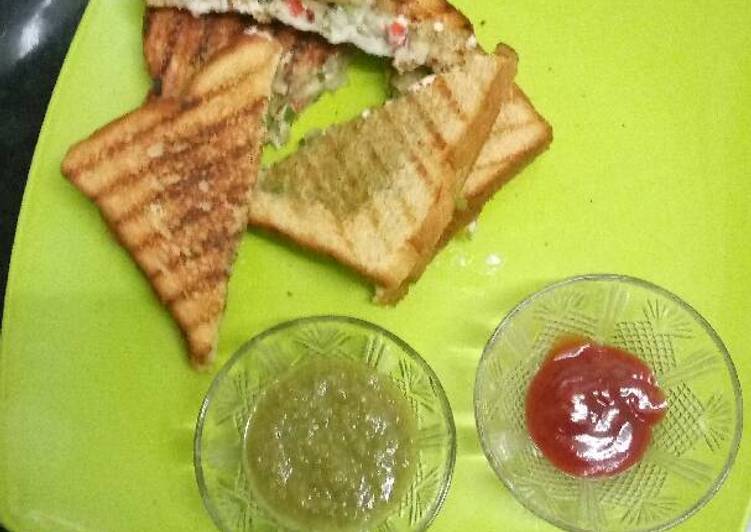 Recipe of Ultimate Capsicum onion grilled cheese sandwich