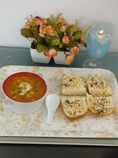 A picture of Minestrone soup.