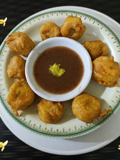 કેળા ના ભજીયાં (Kela Bhajiya Recipe In Gujarati) રેસીપી મુખ્ય ફોટો