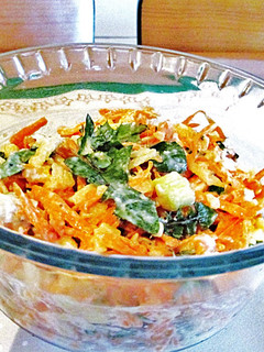 Una foto de Ensalada de zanahoria con yogur griego