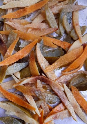 Una foto de Cáscaras Cítricas Cristalizadas 🍊🍋