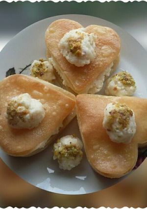صورة لوصفة رقائق القلوب بالقشطة😍