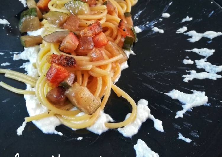 Step-by-Step Guide to Make Favorite Spaghetti con Guanciale, zucchine e ricotta ❤️👩‍🍳