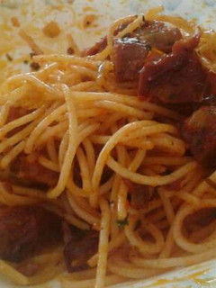 Una foto de Pasta con tomates secos y chorizo