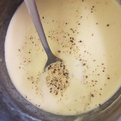 A picture of Cream cheese sauce.