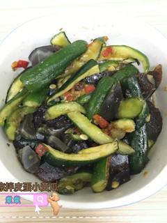 涼拌皮蛋小黃瓜 的食譜成品照片