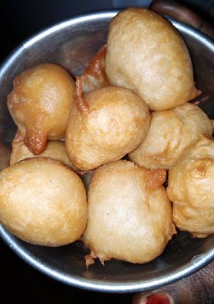 A picture of Yogurt puff puff.
