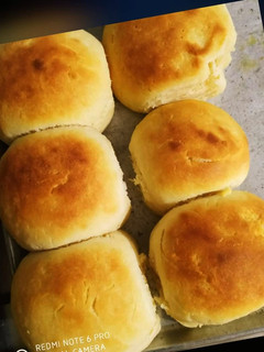 होममेड पाव (Homemade pav recipe in hindi) रेसिपी मुख्य फोटो