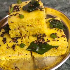A picture of Gujarat Special Khaman Dhokla.