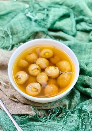 A picture of Lotus Seed and Dried Longan Sweet Soup (Chè Hạt Sen Nhãn Nhục).