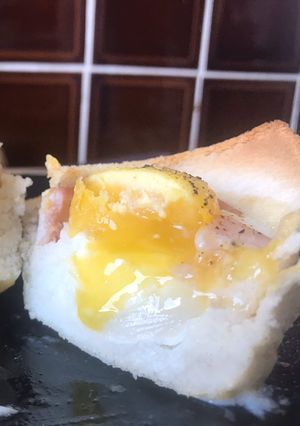 Une photo de Croque coulant