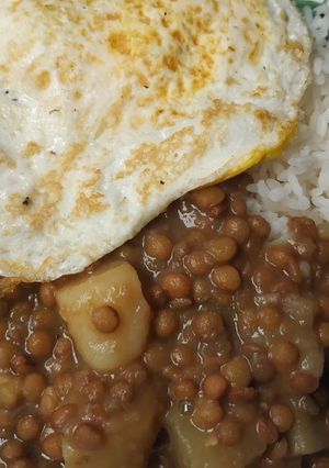 Una foto de Lentejitas con papa🍛