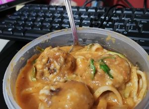 Una foto de Espagueti sin gluten con albóndigas de Champiñón