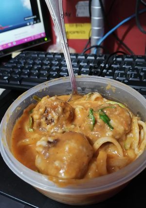 Una foto de Espagueti sin gluten con albóndigas de Champiñón