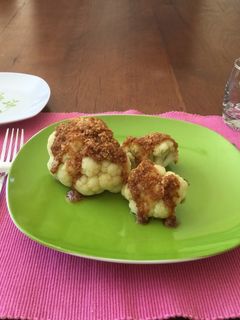 Una foto de Coliflor a la salsa de mantequilla negra (fácil y rápida)