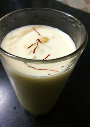 A picture of Dry fruits lassi.