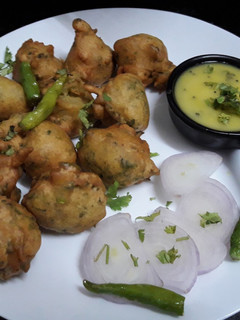 મેથી ના ગોટા (Methi Na Bhajiya Recipe In Gujarati) રેસીપી મુખ્ય ફોટો