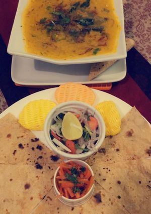 A picture of Daal masoor with baingan.