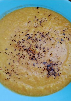 Una foto de Puré de zanahoria, calabaza y maíz. 🥕🎃🌽