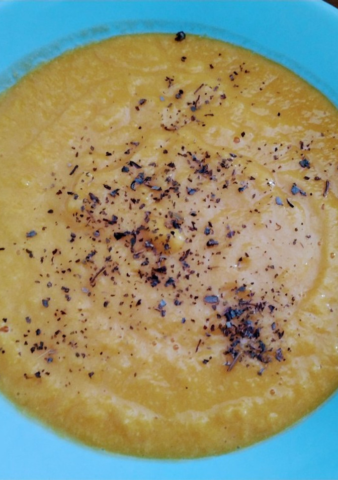 Una foto de Puré de zanahoria, calabaza y maíz. 🥕🎃🌽