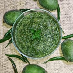 A picture of Kairi Garlic Mint Chutney 🥰.