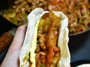 Una foto de tacos de pollo