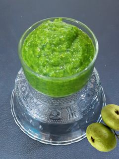 જામફળની ખાટી મીઠી ચટણી (Jamfal Khati Mithi Chutney Recipe In Gujarati) રેસીપી મુખ્ય ફોટો