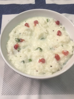 தயிர் சாதம் (thayir saatham recipe in tamil) செய்முறை முக்கிய புகைப்படம்