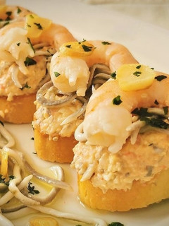 Una foto de Pincho de Ensaladilla de Gulas