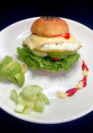 Hình của món Hamburger keto.