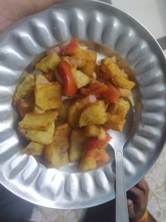 आलू टमाटर की सब्जी(ALOO TAMATAR K SABZI RECIE IN HINDI) रेसिपी मुख्य फोटो