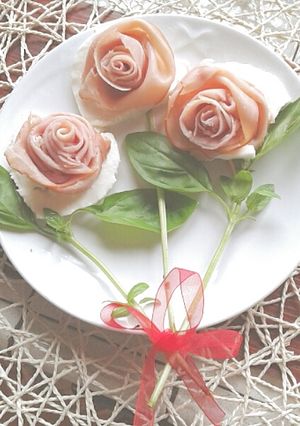 Foto di Antipasto di Rose e mozzarella light (ricetta light)